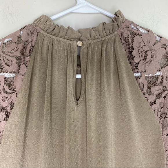 Worthington Lace Cap Sleeve Ruffled Blouse Mushroom Taupe Size L NWT - Picture 5 of 7